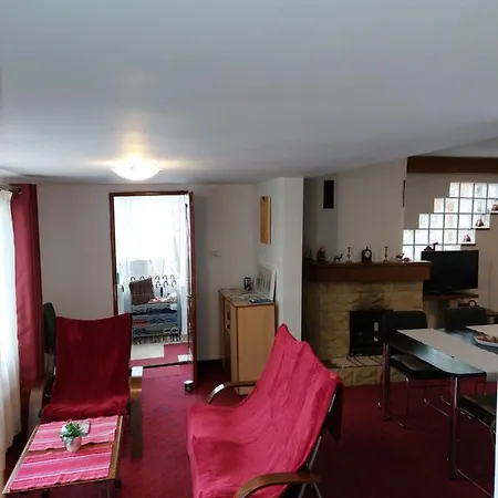 Tudor View Apartment